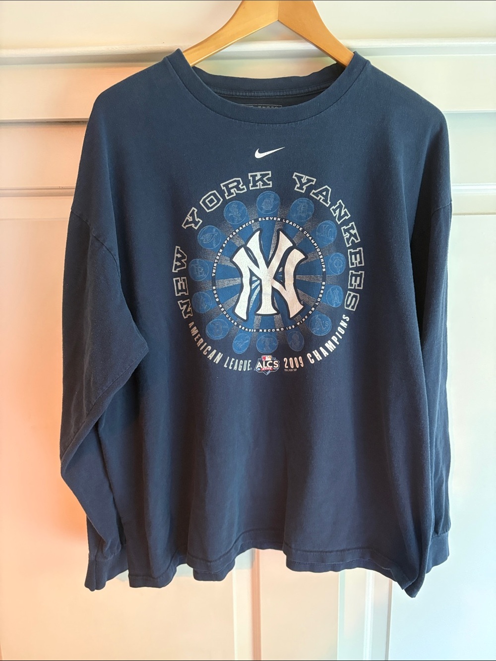 Nike Navy Blue New York Yankees Long-Sleeve Tee